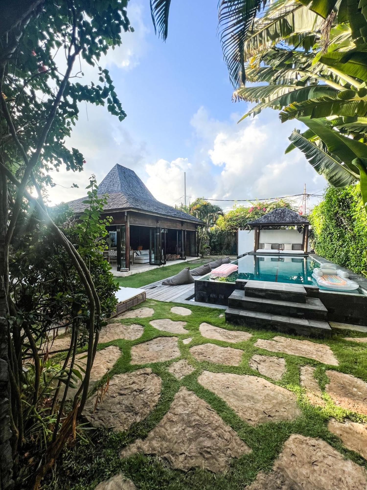 Elegant Villa Casabianca - Tropical Pool & Garden, Near Potato Head Beach Club! Seminyak Exteriér fotografie